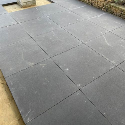Zelf je oprit of terras bestraten - stappenplan en tips
