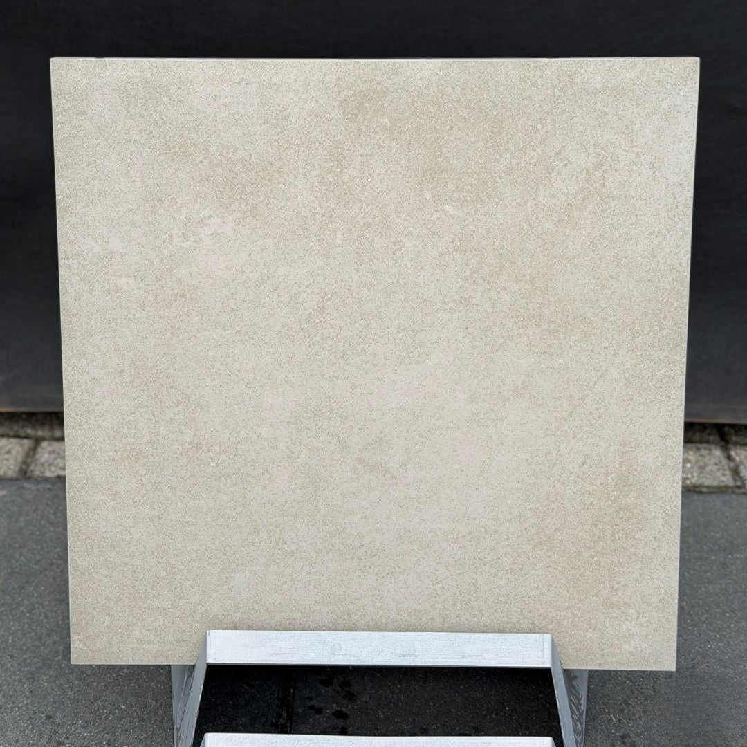 Beige keramische tuintegel