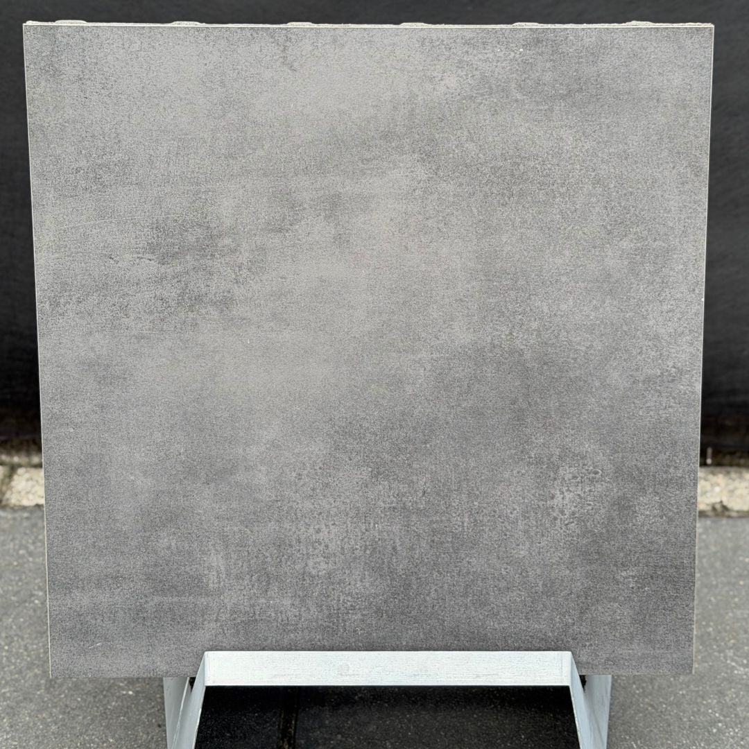 Keramische tegel op beton 60×60×4 cm Antraciet – Luxe Keramische Tuintegel
